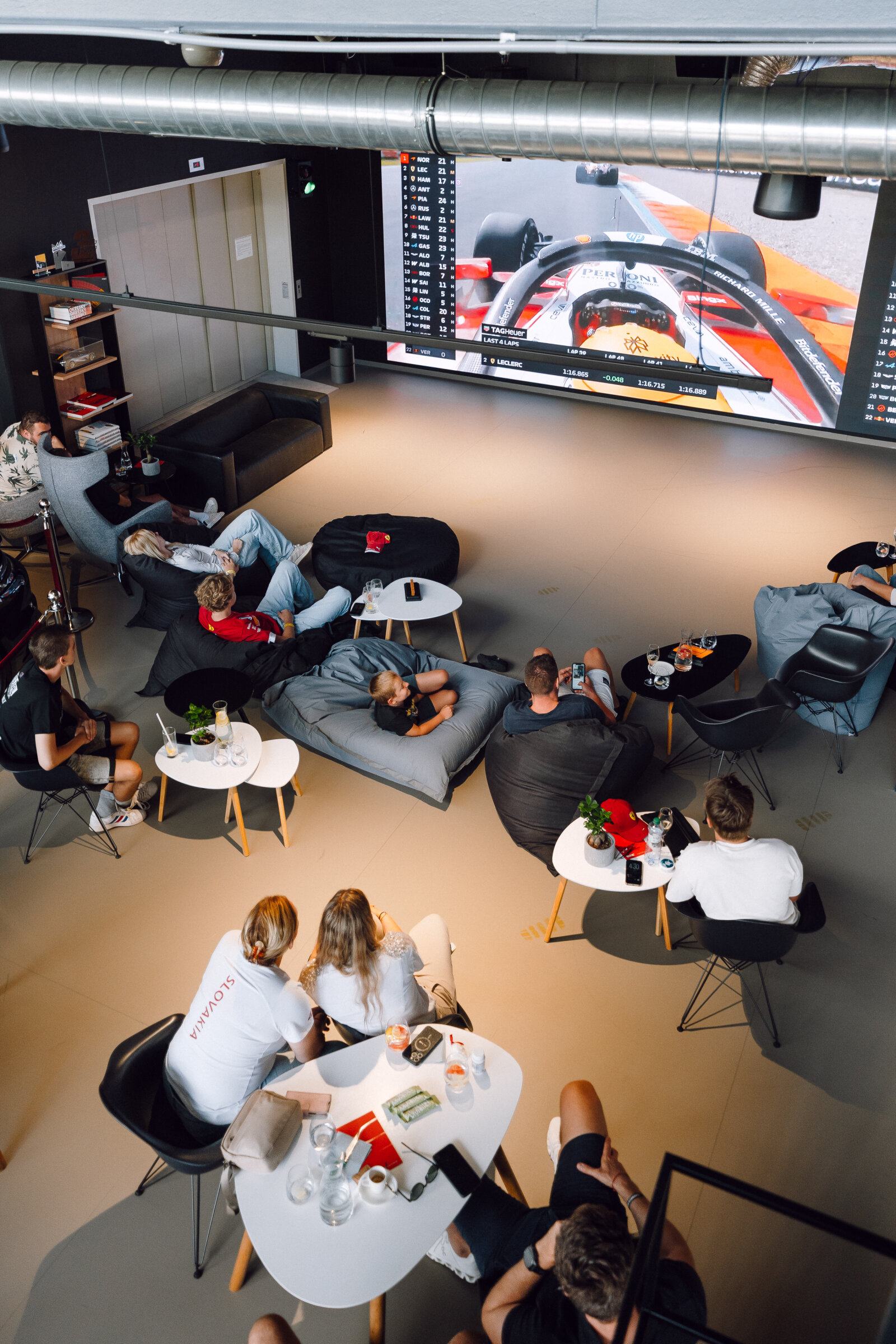 web.f1GalleryTitle